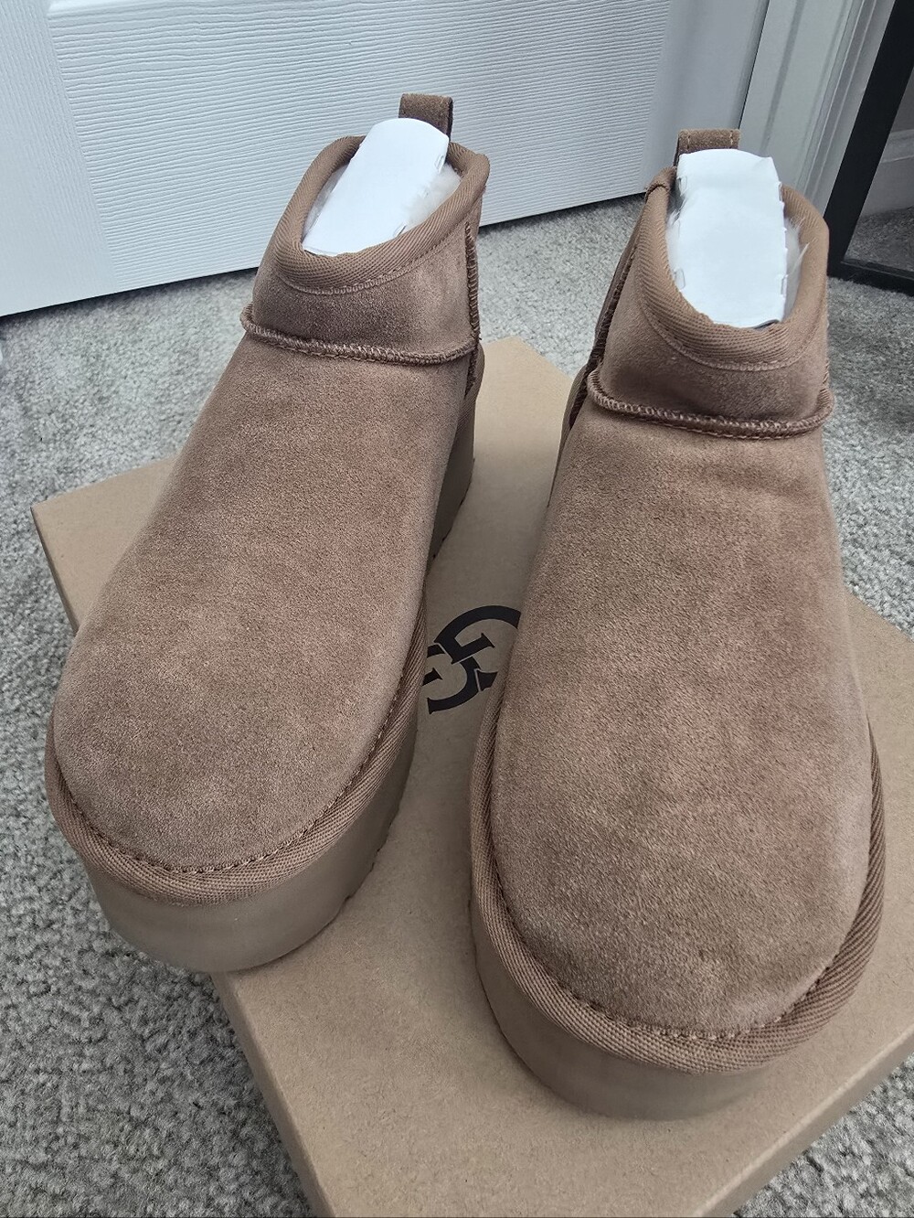 UGG - Women's Classic Ultra Mini Platform Boots - Size 6